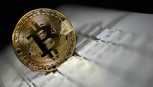 Bitcoin (BTC) ve Ethereum’un (ETH) Yükselişine Sert Yorum: Balon Aşamasındayız