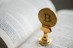 ABD’de Bankalar Çökerken, Bitcoin 10 Yıldır 7/24 Kesintisiz Çalışıyor!