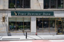 ABD’de First Republic Bank Düğümü Çözüldü! İflasın Eşiğindeki Bankanın Yeni Sahibi JP Morgan!