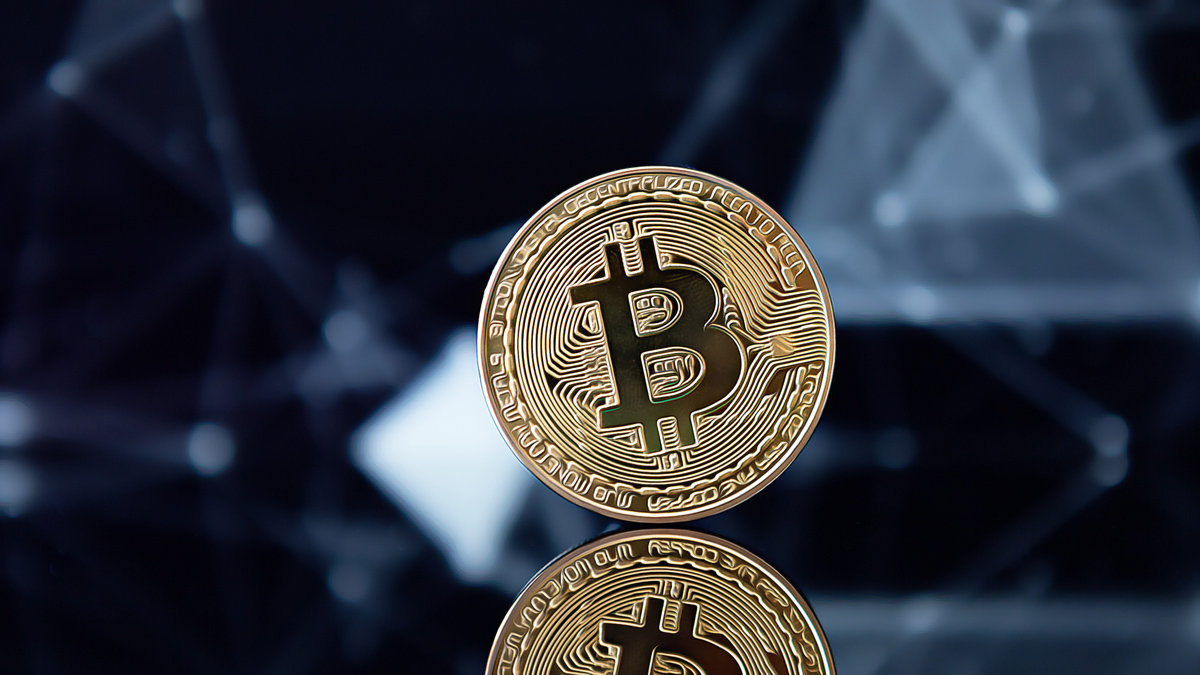 Çek Merkez Bankası Başkanı ve Bitcoin’in Rezerve Eklenmesiyle İlgili Açıklamaları logo